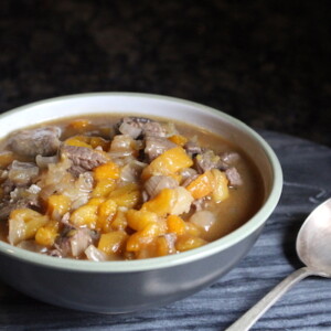 Kayisi Yahnisi ~ Turkish Lamb and Apricot Stew