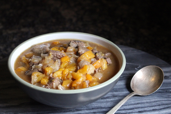 Kayisi Yahnisi ~ Turkish Lamb and Apricot Stew