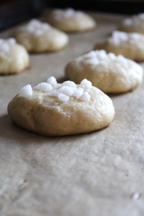 Freshly baked serinakaker cookies decorated with pearl sugar
