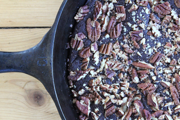 Brownies in a Cast Iron Skillet - Amanda's Cookin' 