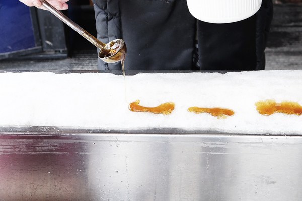 How to Make Sugar on Snow ~ Traditional Maple Taffy