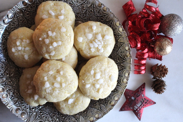 Serinakaker ~ Norwegian Butter Cookies decorated with pearl sugar