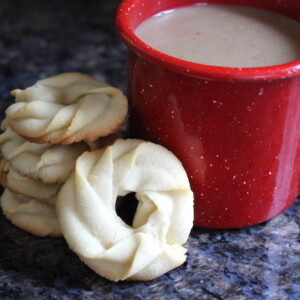 Danish Butter Cookies (Vaniljekranse)