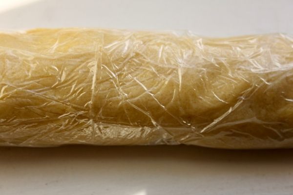 Danish jødekager dough rolled for the freezer