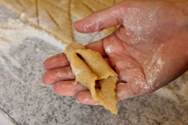 Turned-klejne-ready-for-frying