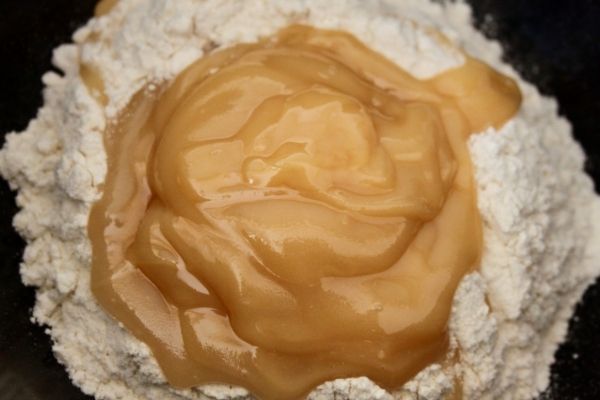 Honey and Flour for Honninghjerte Pre Dough