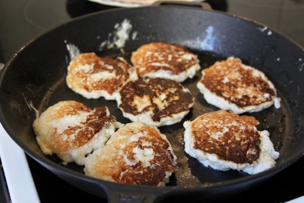 klatkager on cast iron pan