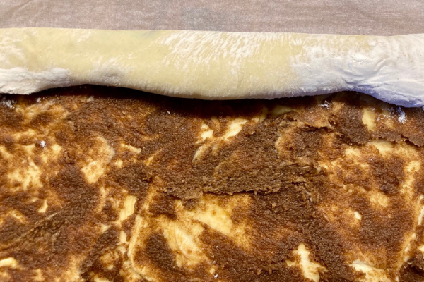 Rolling the kanelsnegle dough