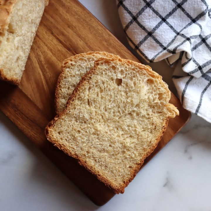 https://adamantkitchen.com/wp-content/uploads/2022/11/Bread-Machine-Honey-Oat-Bread-720x720.jpg
