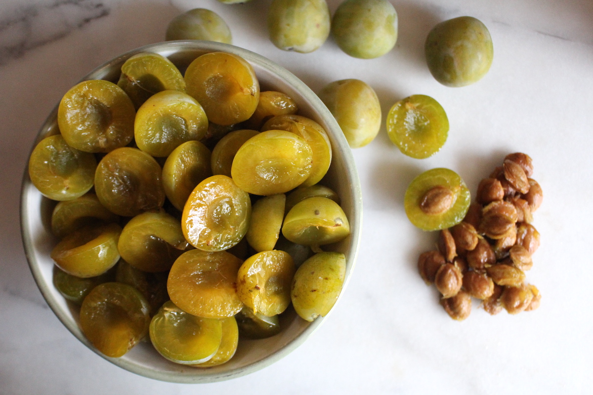 Pitted Greengage Plums