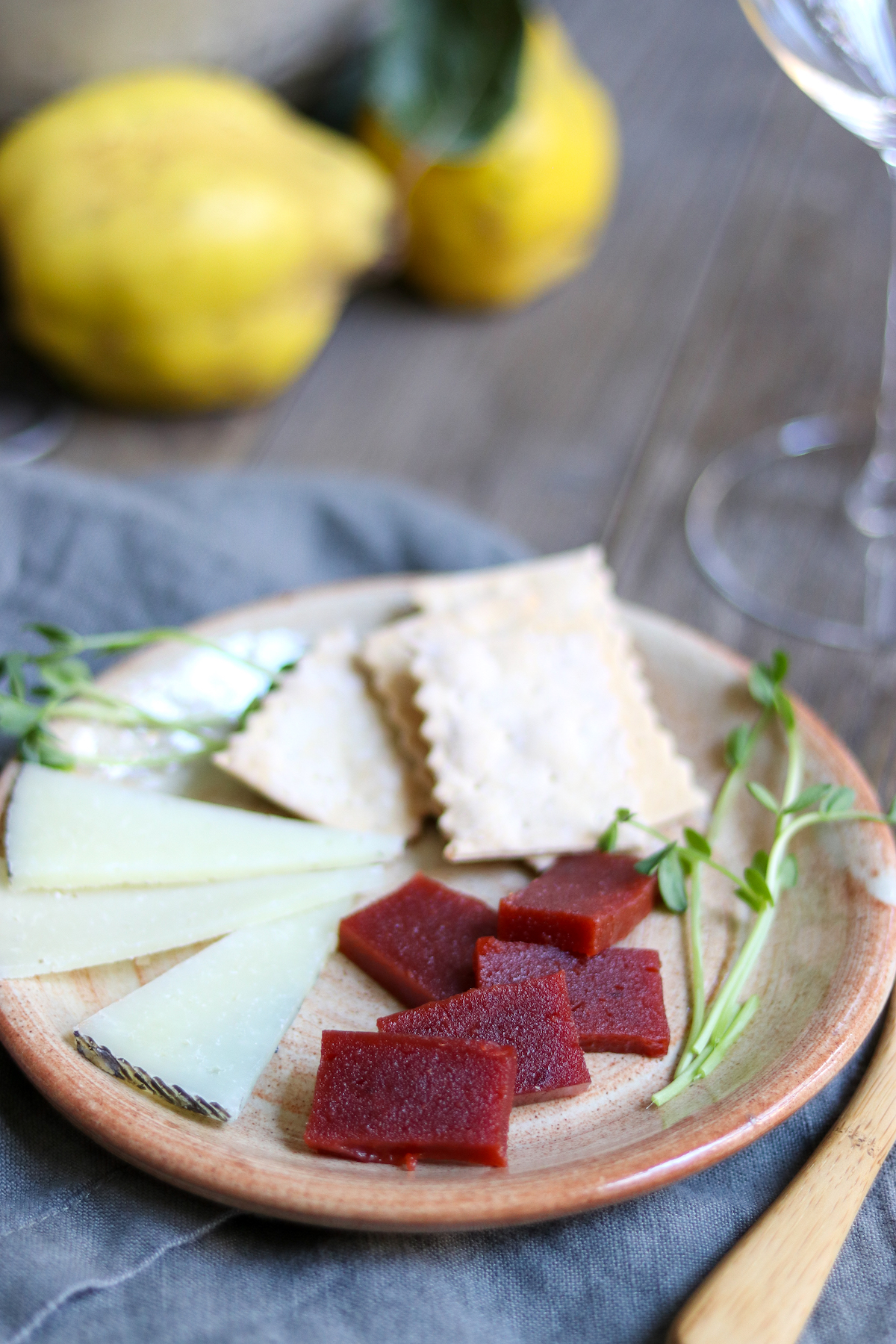 how-to-eat-quince-buying-preparing-and-cooking