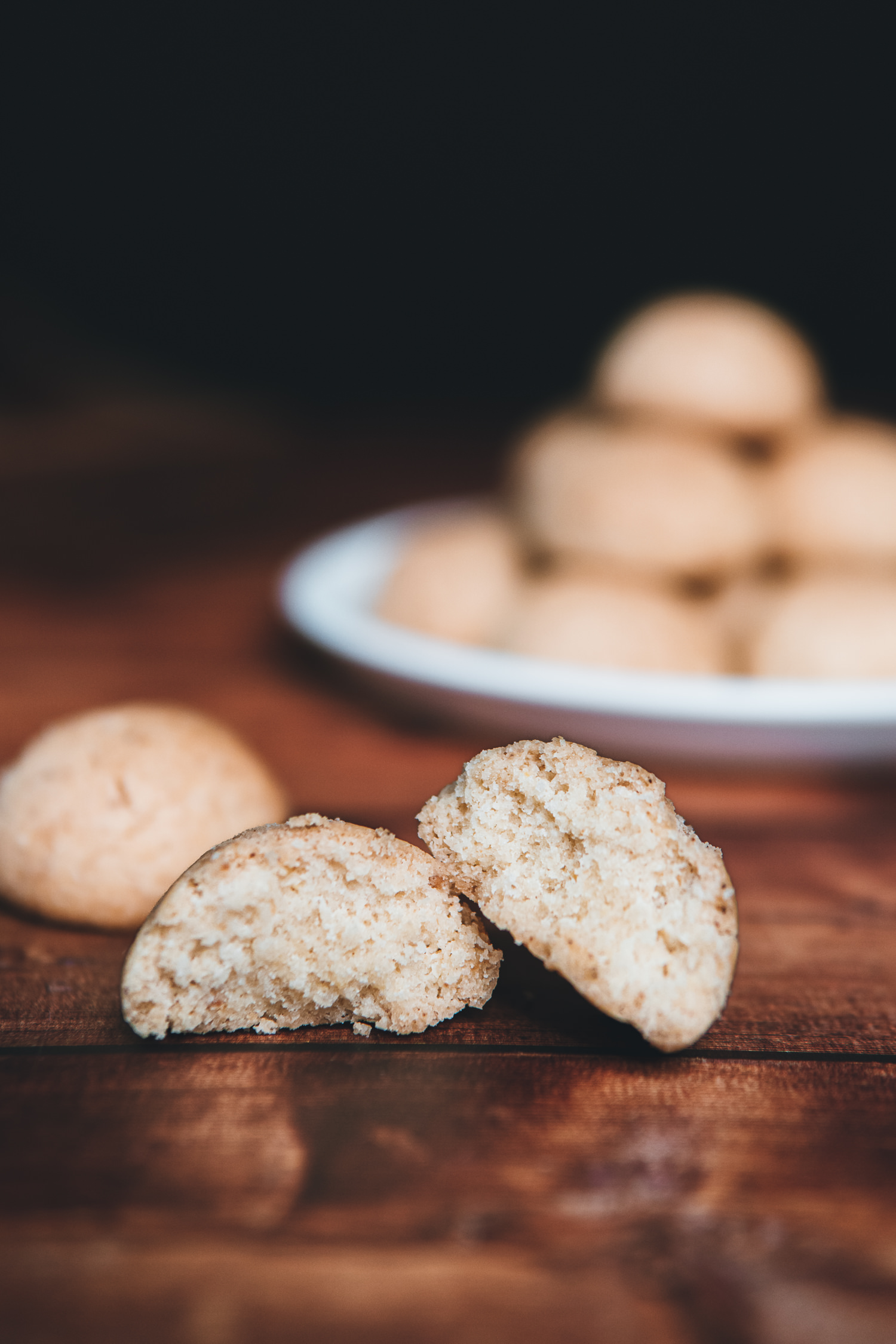 Drømmer (Norwegian Browned Butter Cookies)