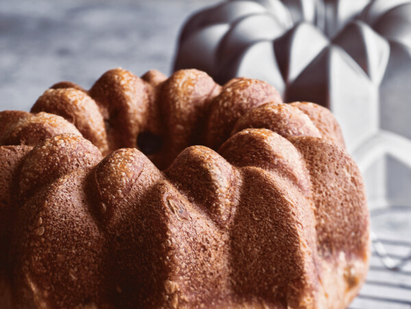 Cinnamon and Raisin Bundt Cake